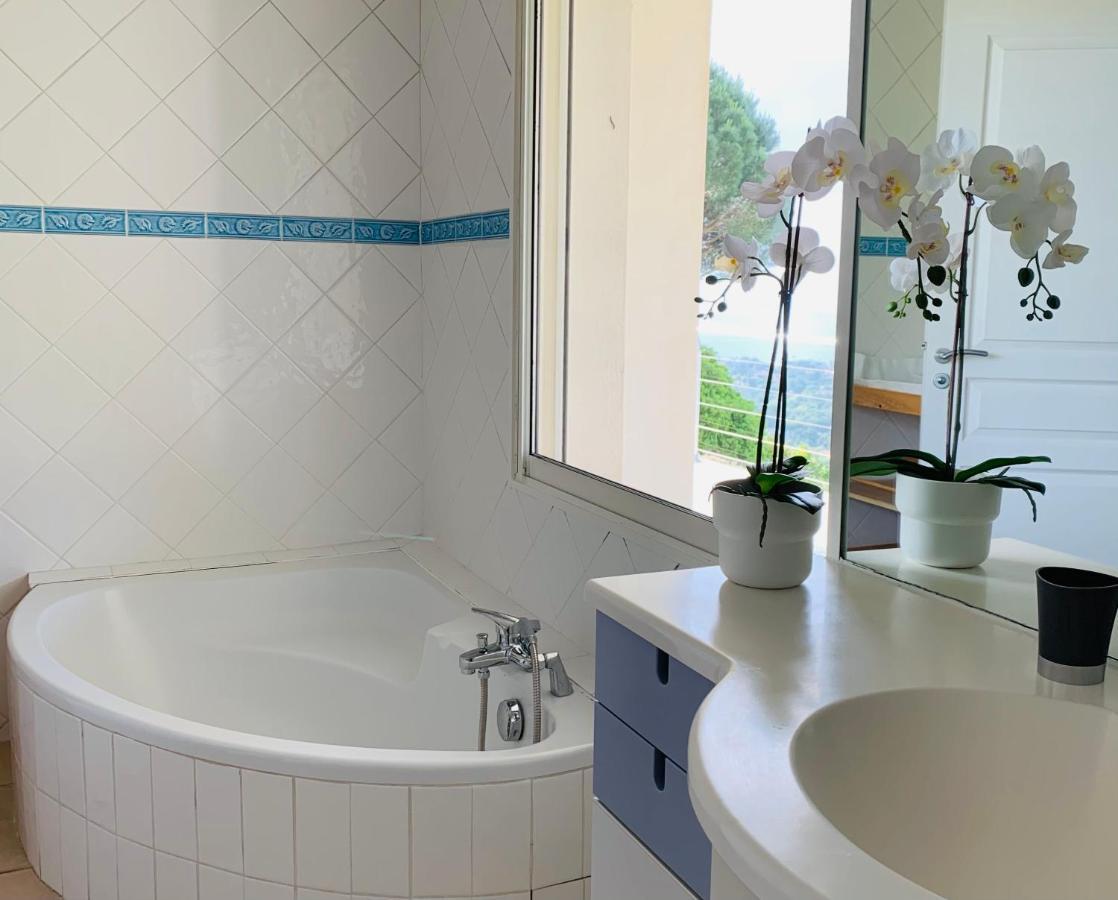 Maison Avec Vue Panoramique 카발레르쉬르메르 외부 사진